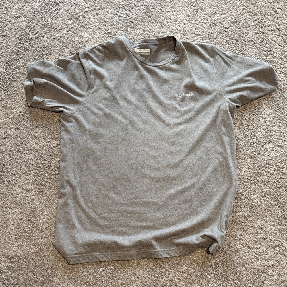 Columbia Men's Short Sleeve Gray Tee
